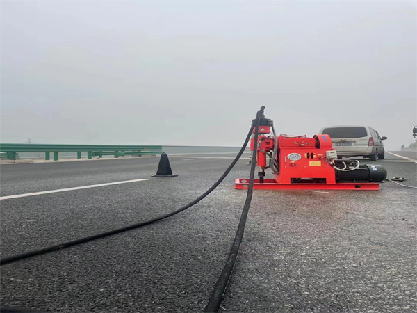 三水马路路基路面开裂下沉注浆加固灌浆